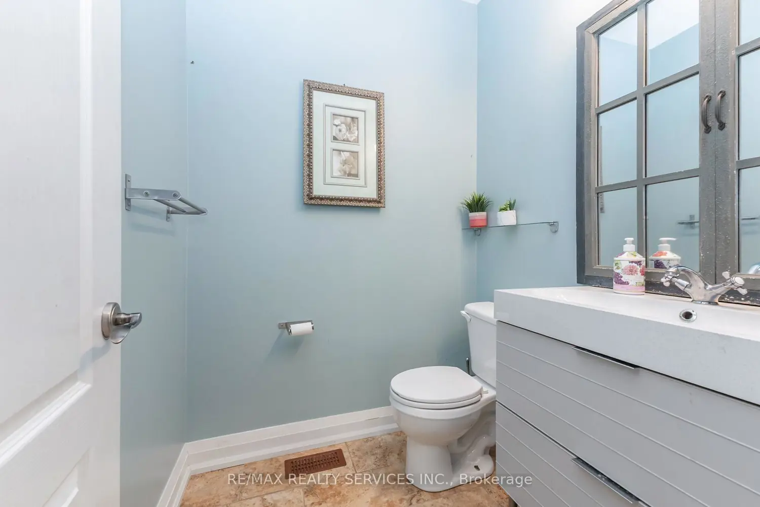 29 Sir Jacobs Crescent photo 4