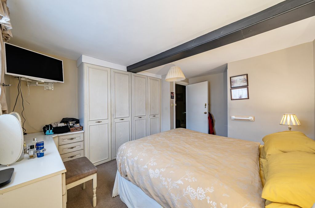 Additional image 9 of 2 bed flat for saleChurch Street, Faringdon, Oxfordshire SN7
