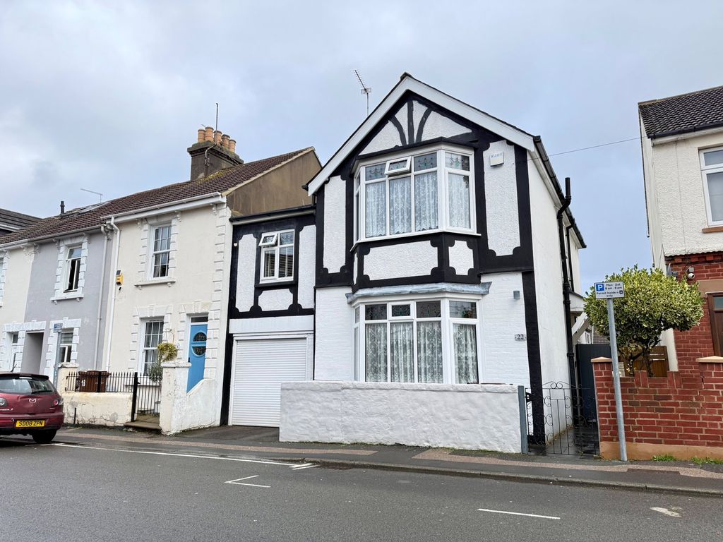 Additional image 2 of 4 bed detached house for saleLivingstone Road, Gillingham ME7