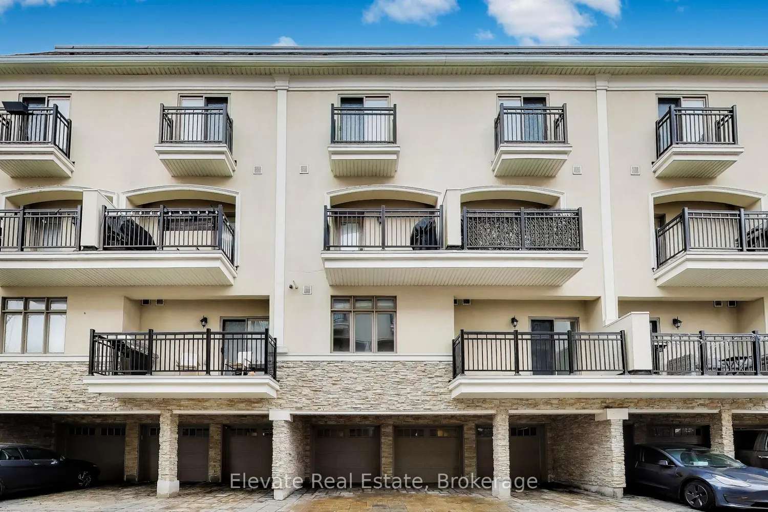 3083 Cawthra Road 24