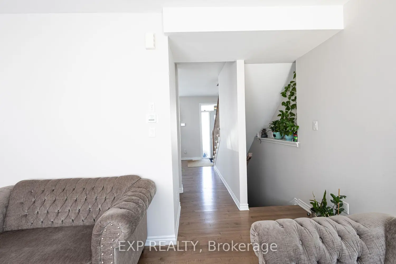 1008 Carden Lane photo 4