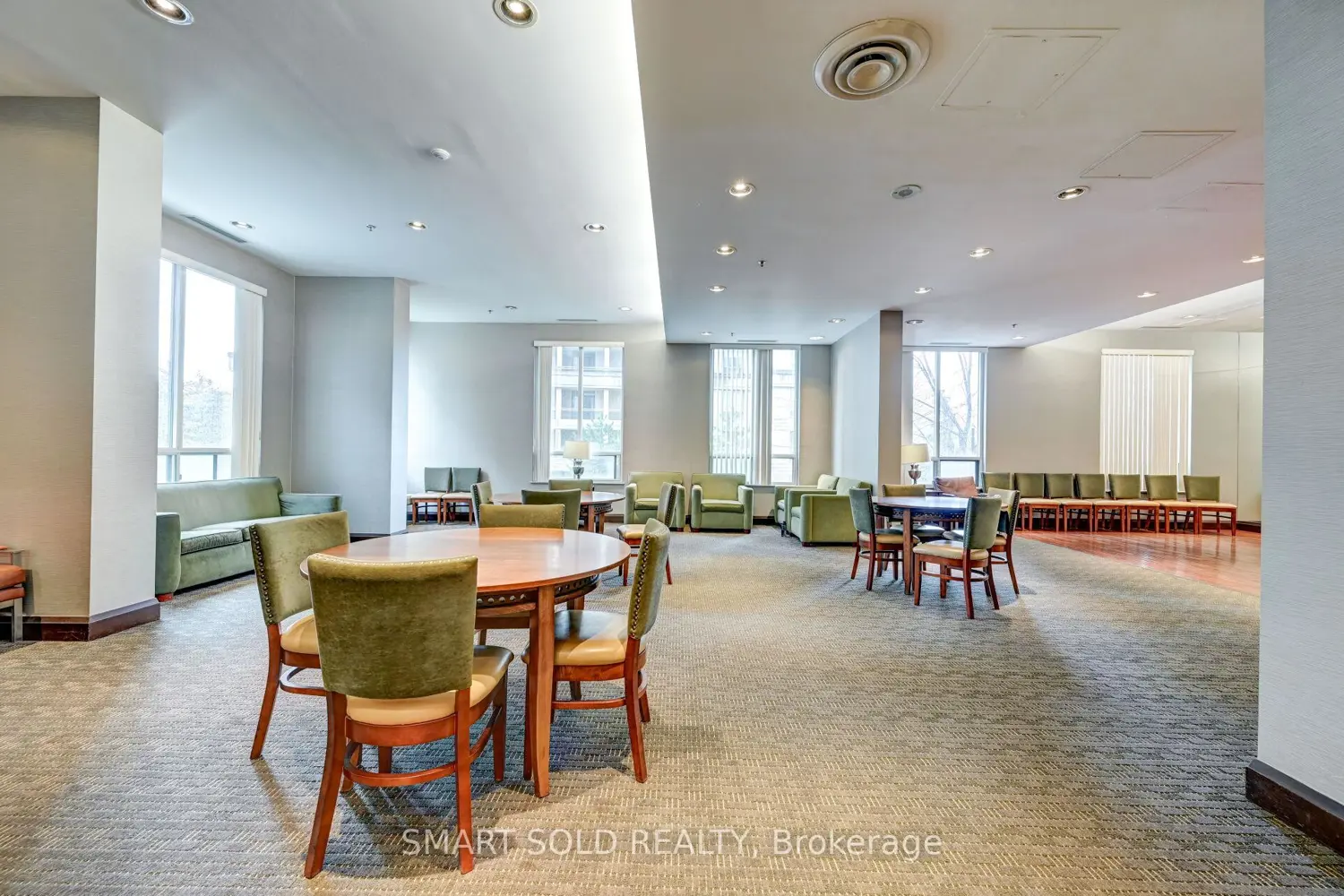 Additional image 17 of 18 Parkview Avenue 1512