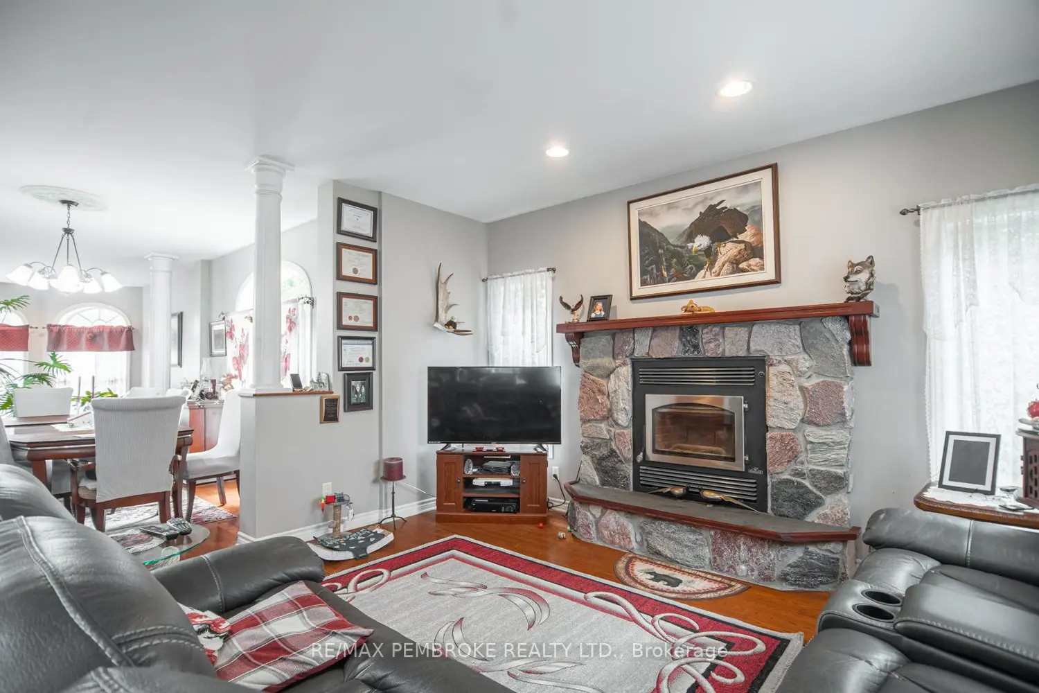 1692 Black Bay Road photo 5