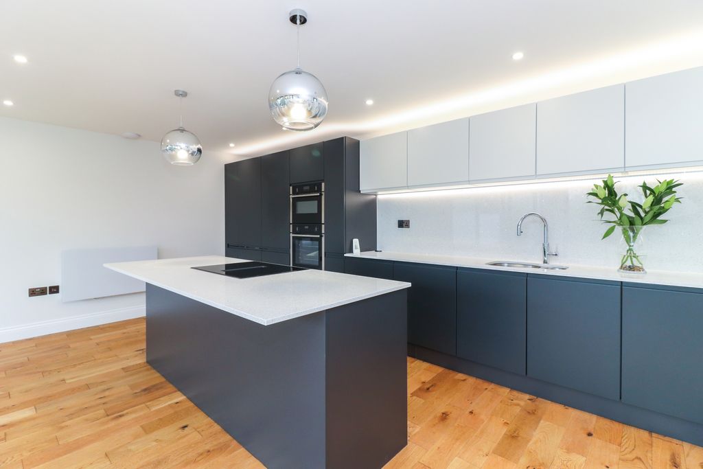 Additional image 3 of 2 bed flat for saleLower House, Gerrards Cross SL9