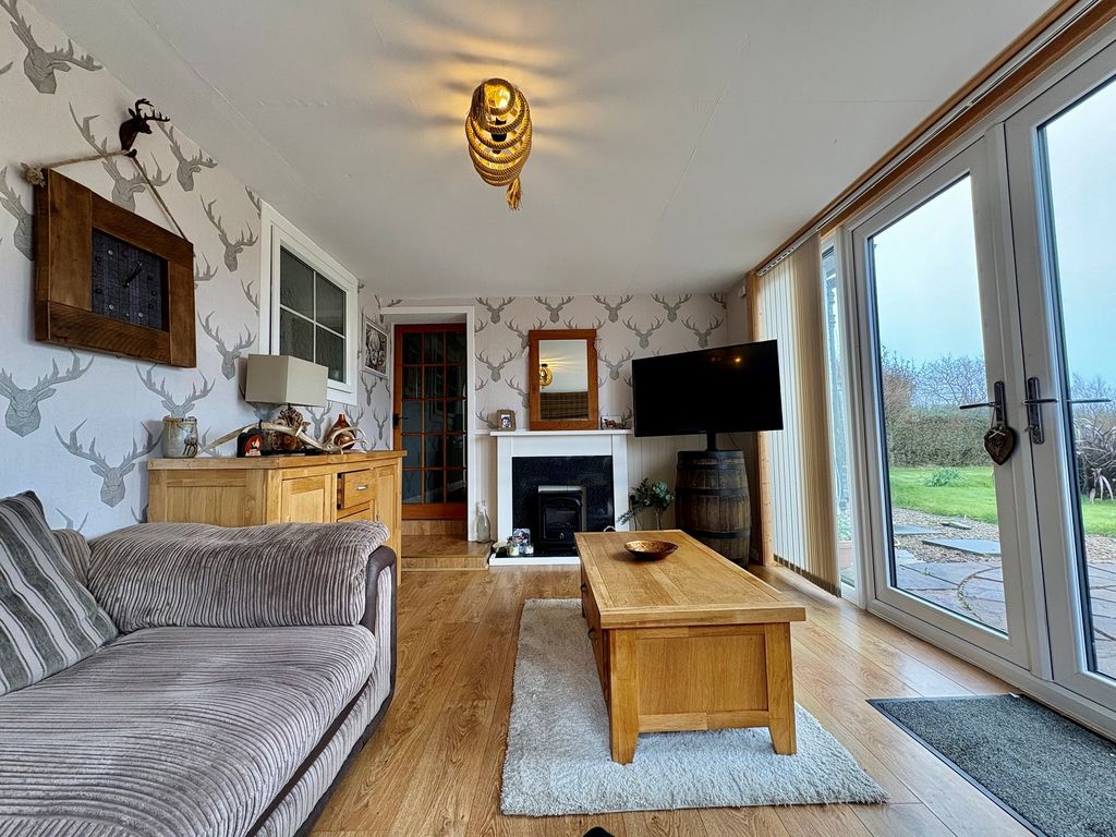 Additional image 7 of 3 bed detached bungalow for saleCastletown, Thurso, Highland. KW14