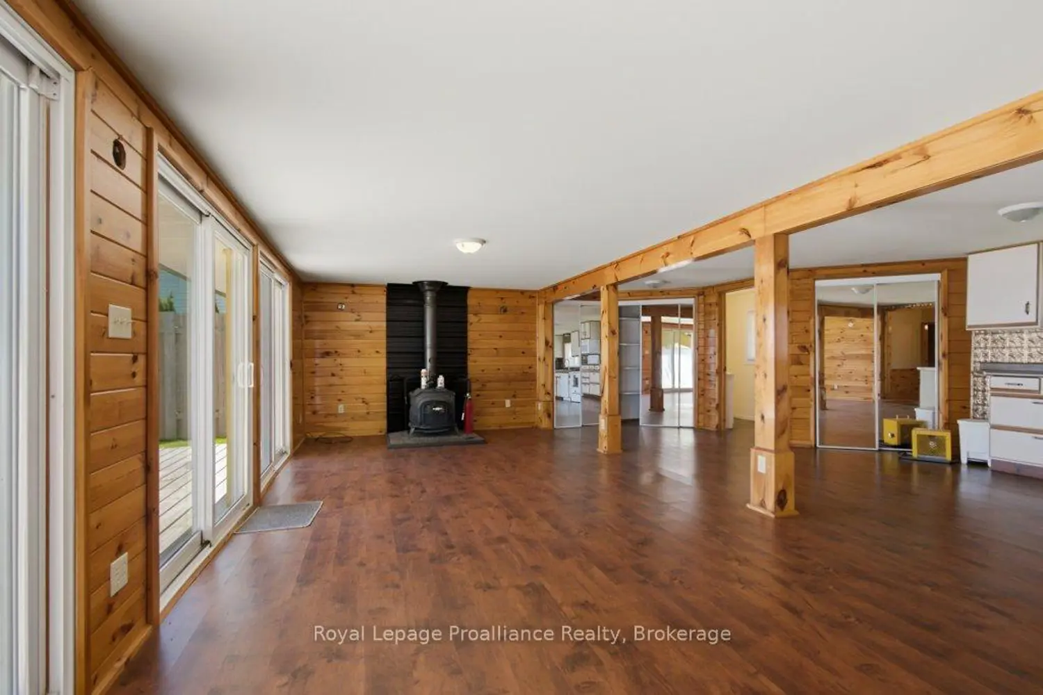 22579 Loyalist Parkway photo 5