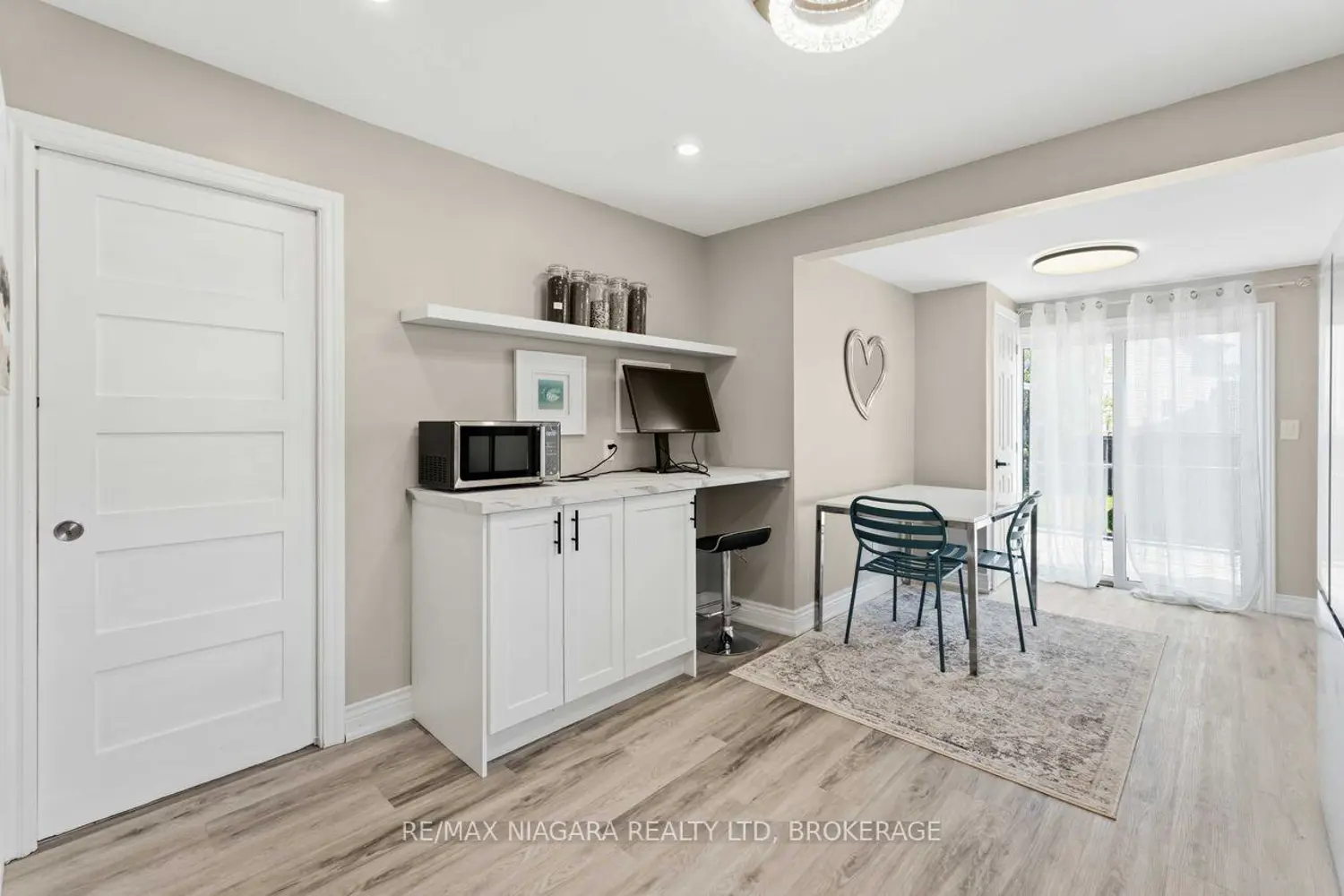 77 Semley Avenue photo 4