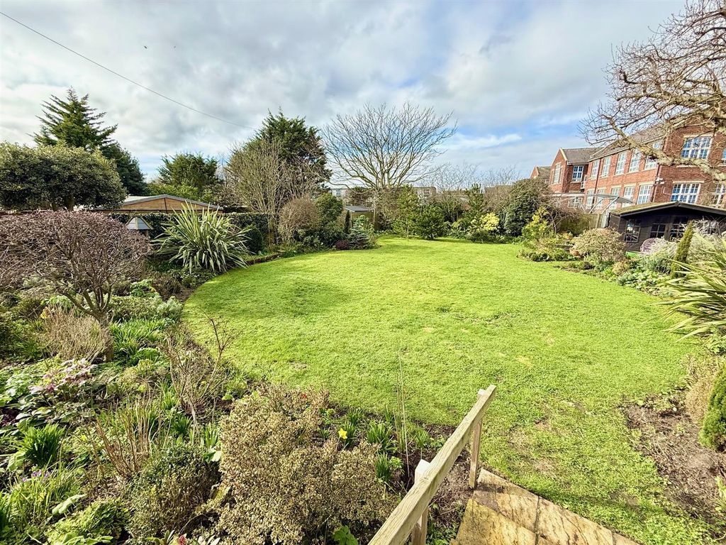 Additional image 7 of 4 bed detached house for saleMarine Crescent, Great Yarmouth NR30