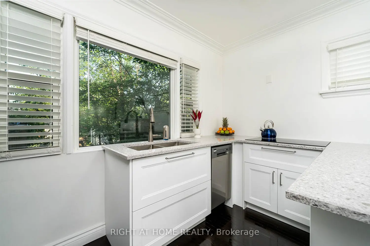 105 Glenridge Avenue photo 4