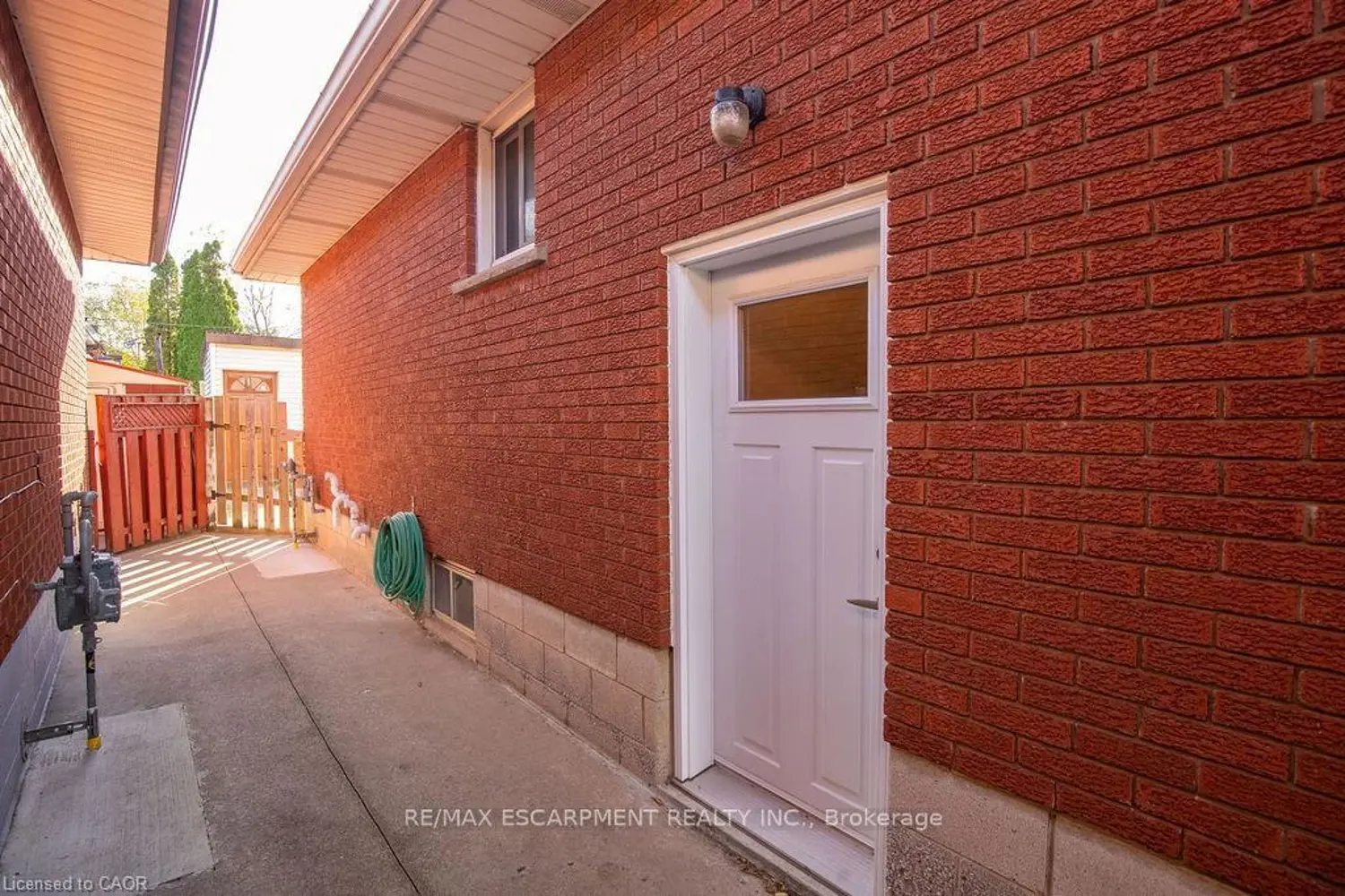 313 Barton Street photo 4