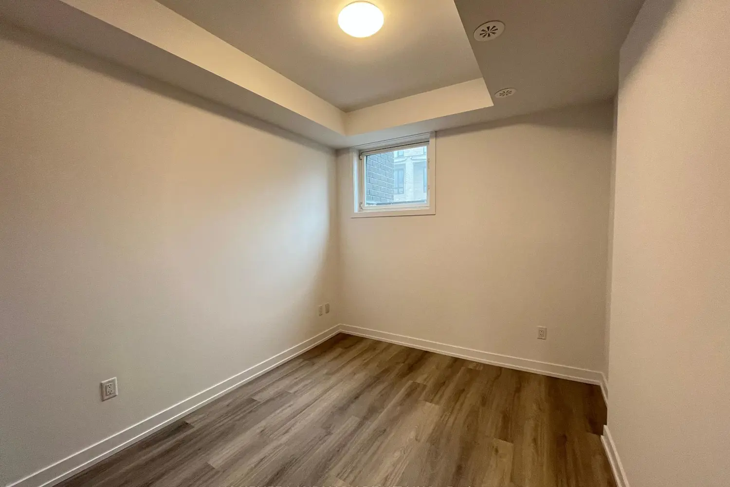 3 Bancroft Lane 219 photo 4