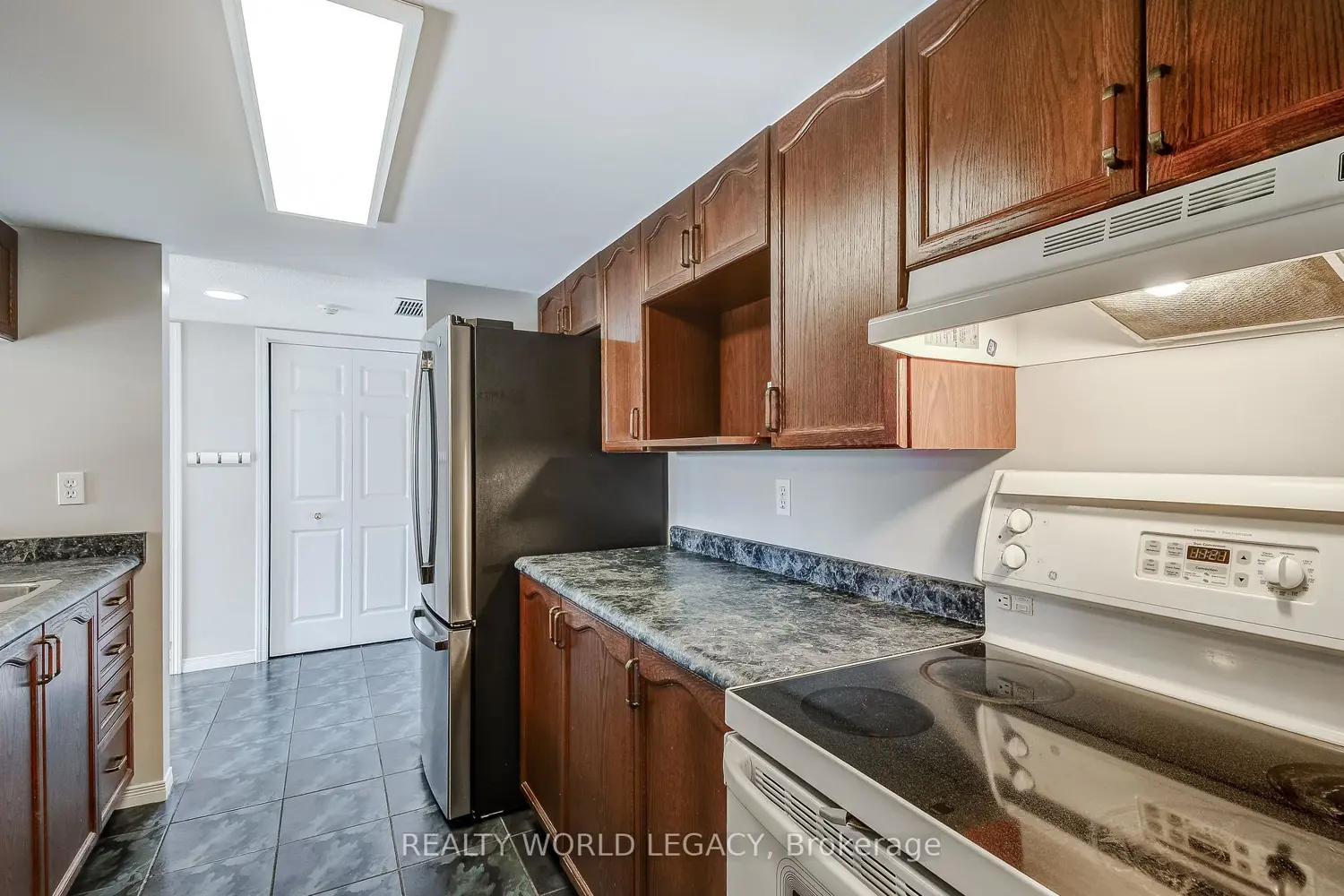 216 Plains Road 306E photo 4