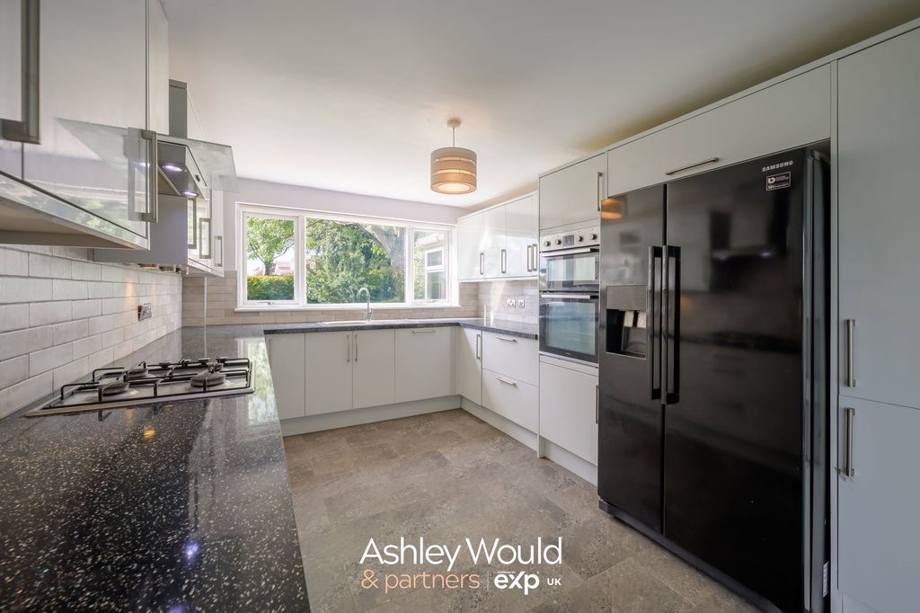 Additional image 5 of 4 bed detached house for saleCricklewood Drive, Halesowen B62