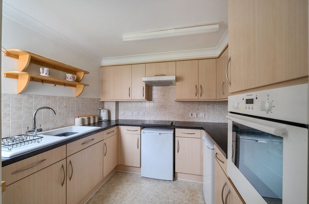 Additional image 3 of 1 bed flat for saleSwan Lane, Faringdon, Oxfordshire SN7