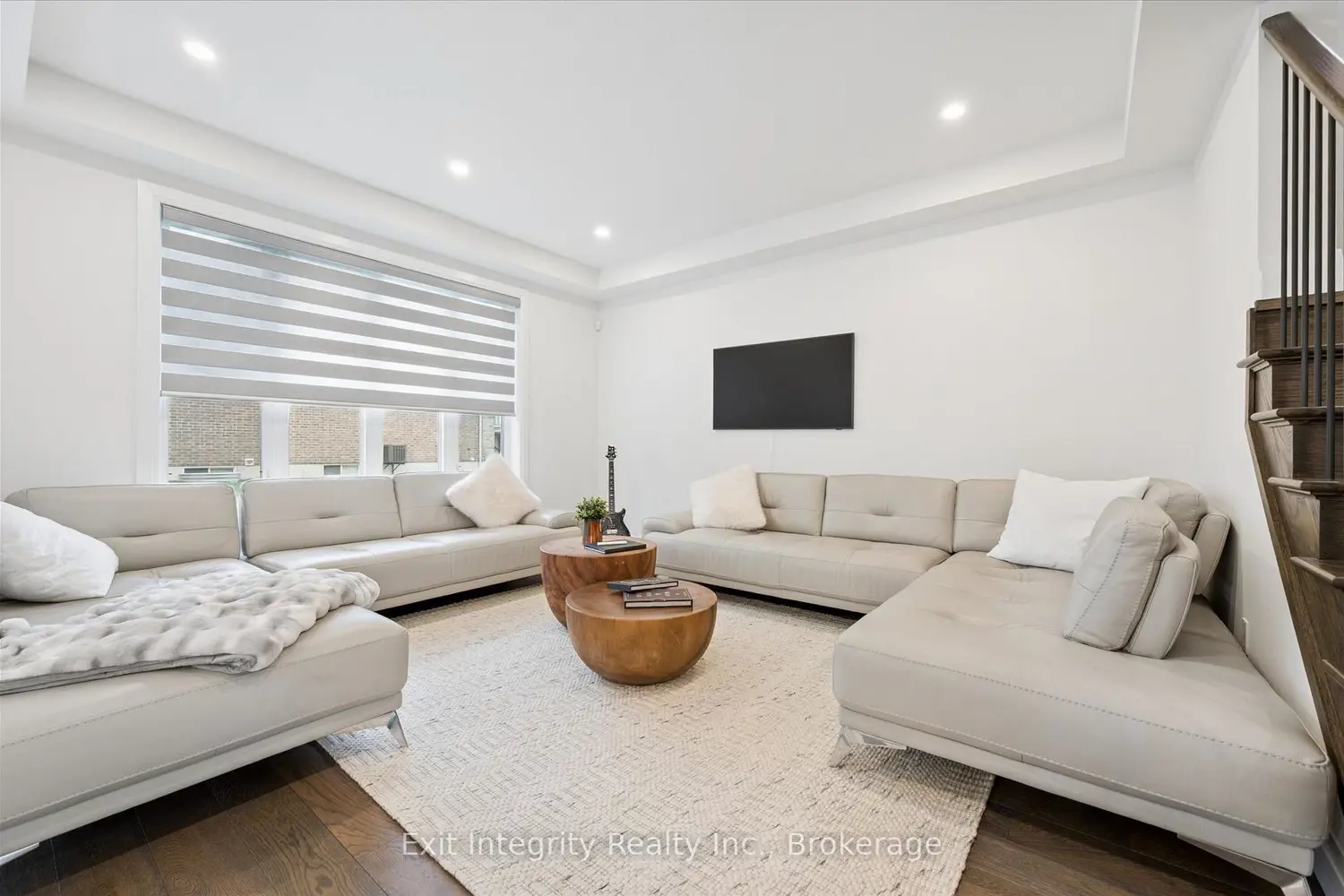 213 Fallowfield Drive photo 5