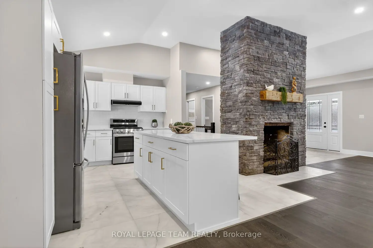 6636 Marina Drive photo 4
