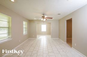 4909 Green Willow Lane, Dickinson, TX, 77539 photo 2