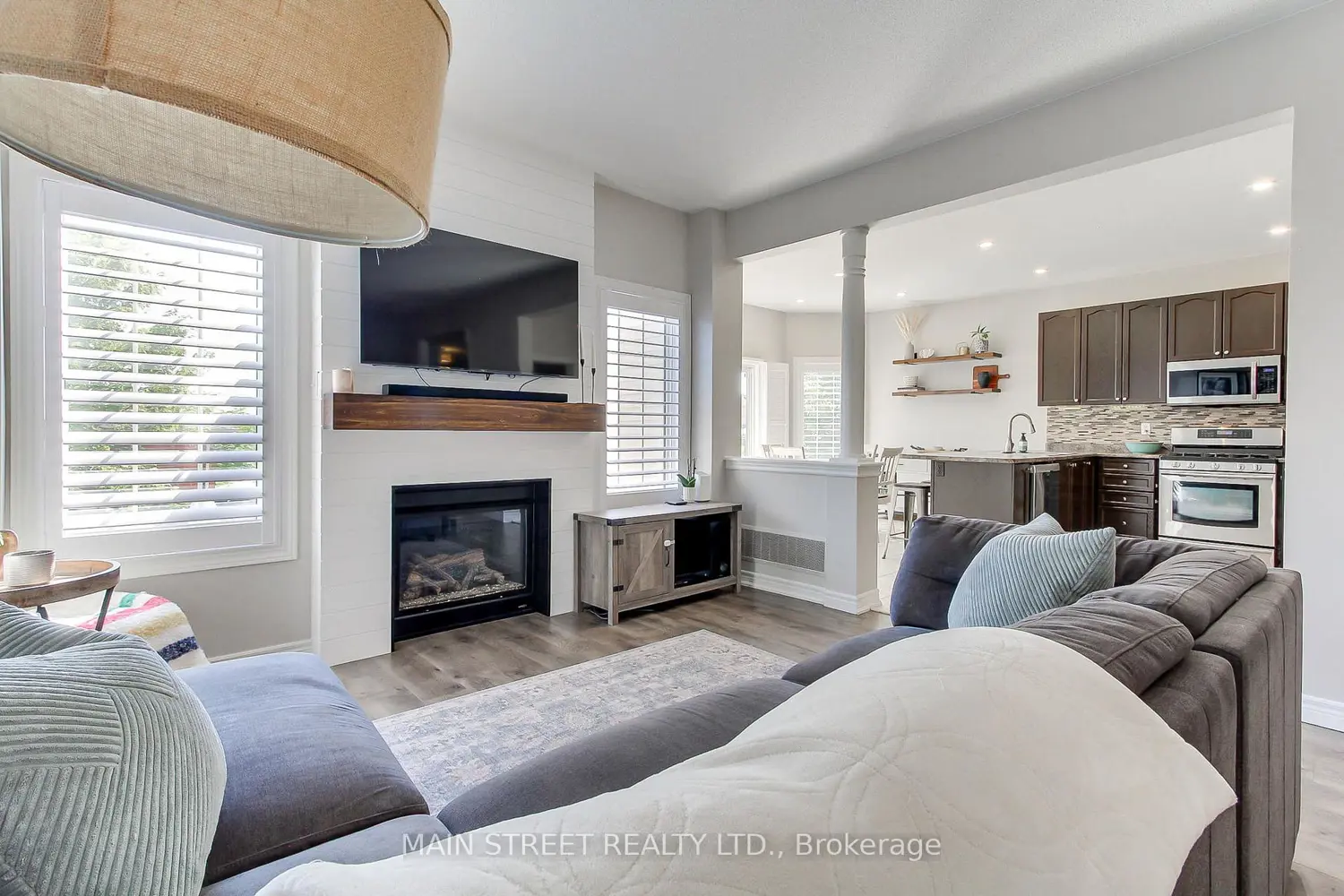 123 Laurendale Avenue photo 4