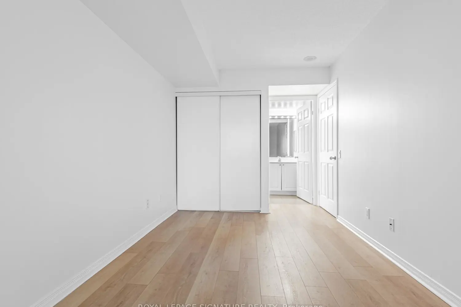 Additional image 10 of 30 Harrison Garden Boulevard 2306
