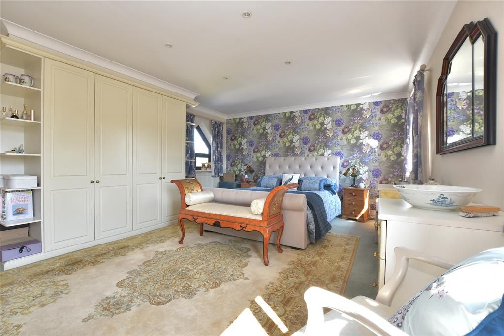 Additional image 10 of 4 bed detached house for saleLime Tree Court, Freshwater, Isle Of Wight PO40