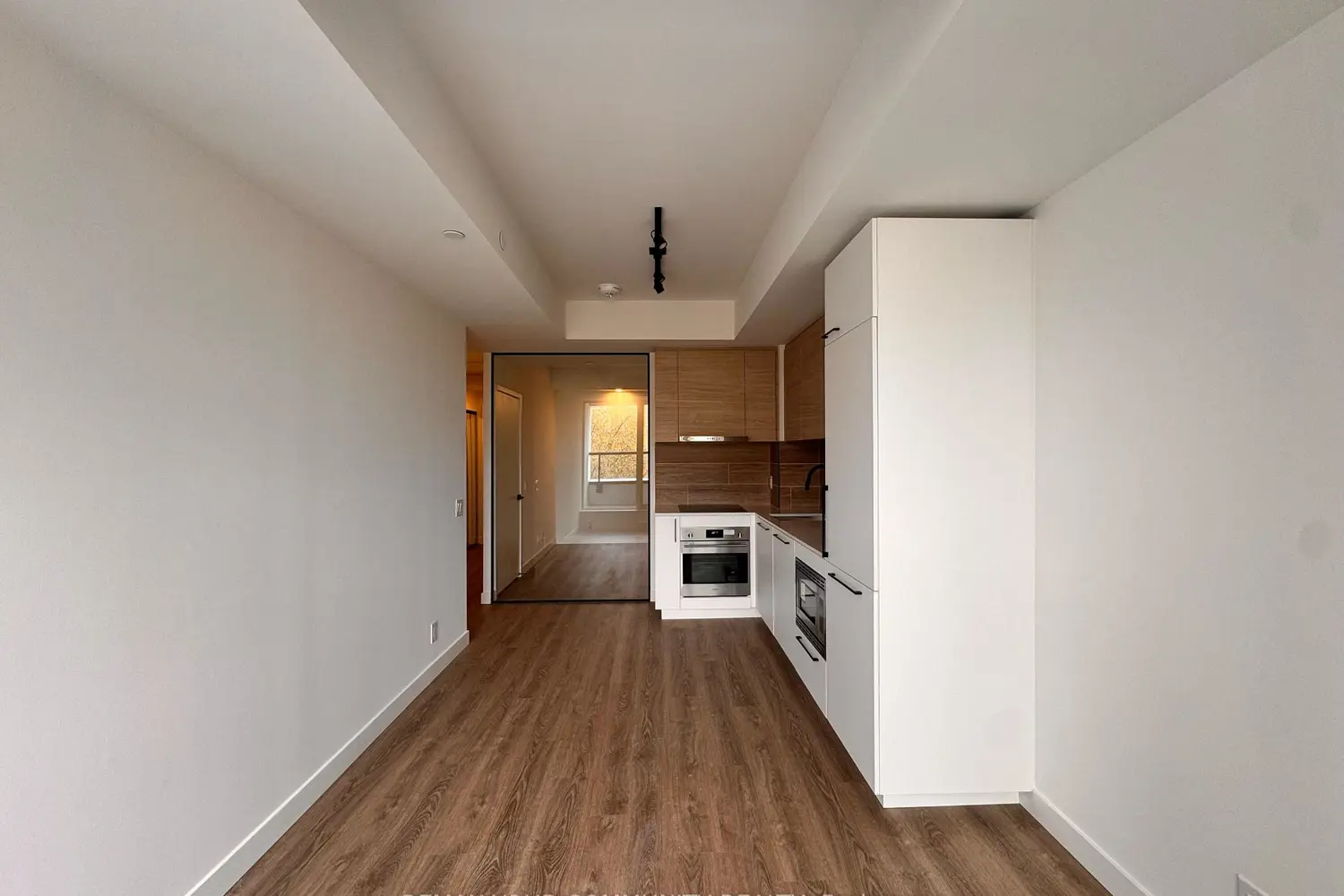 Additional image 4 of 1050 Eastern Avenue 323