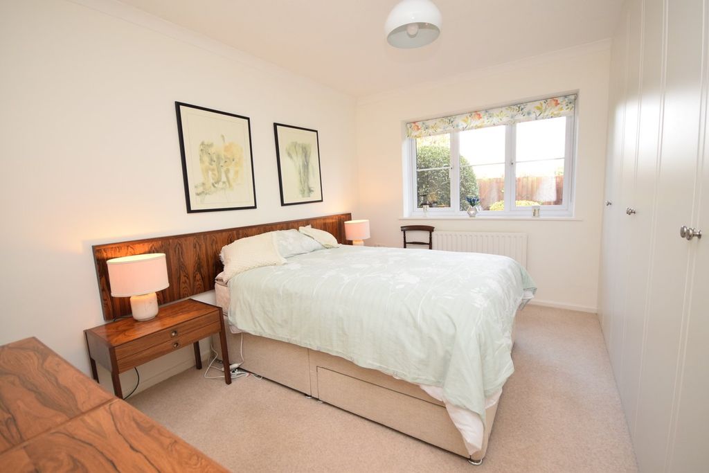 Additional image 9 of 2 bed bungalow for saleStratford Court, Avon Road, Farnham GU9