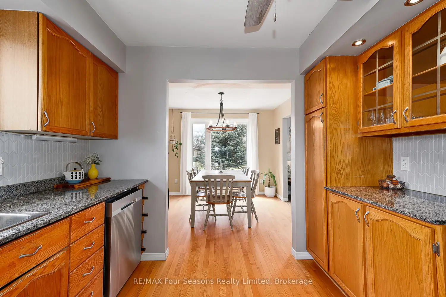 13 Clugston Drive photo 4