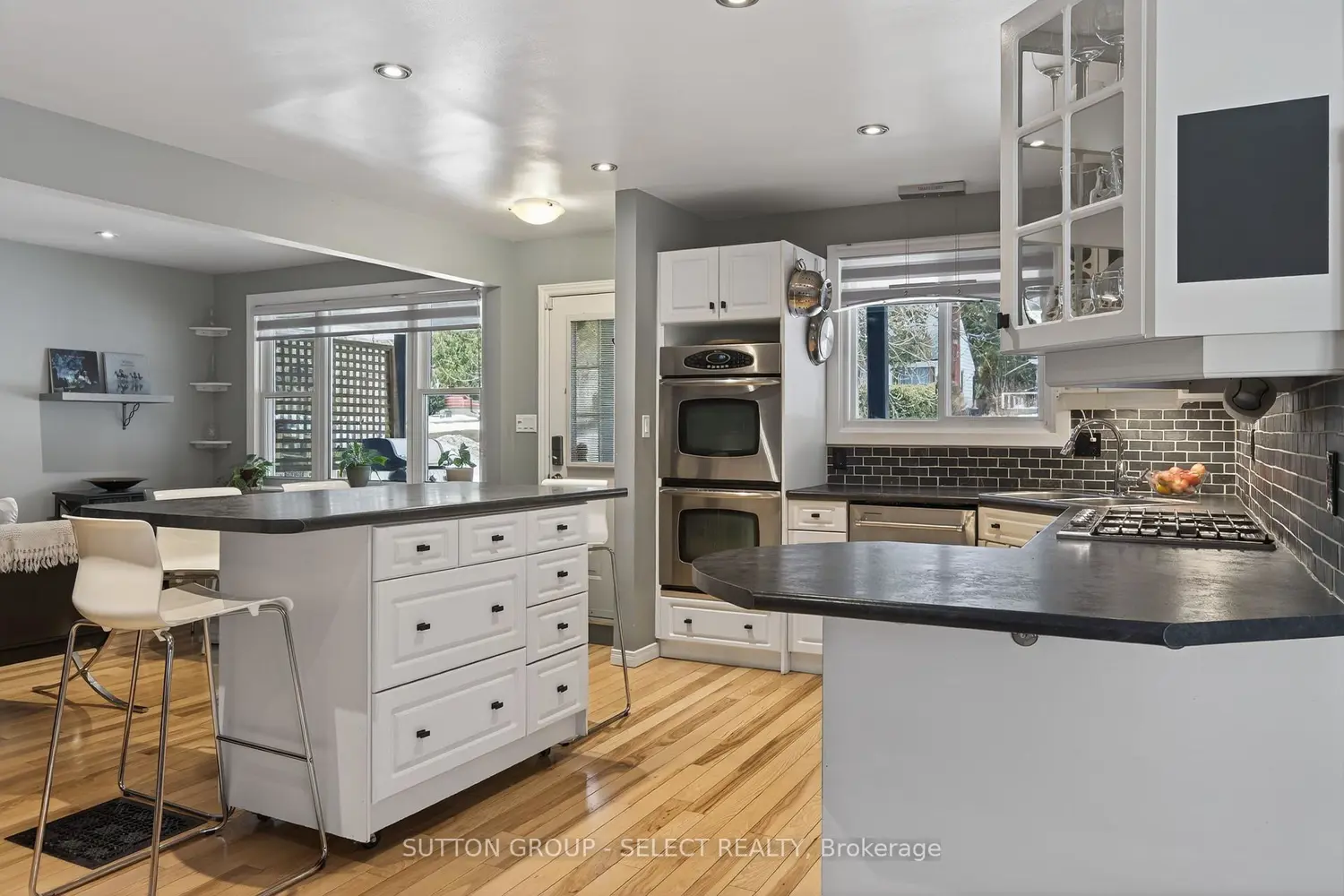 45 Upper Avenue photo 3