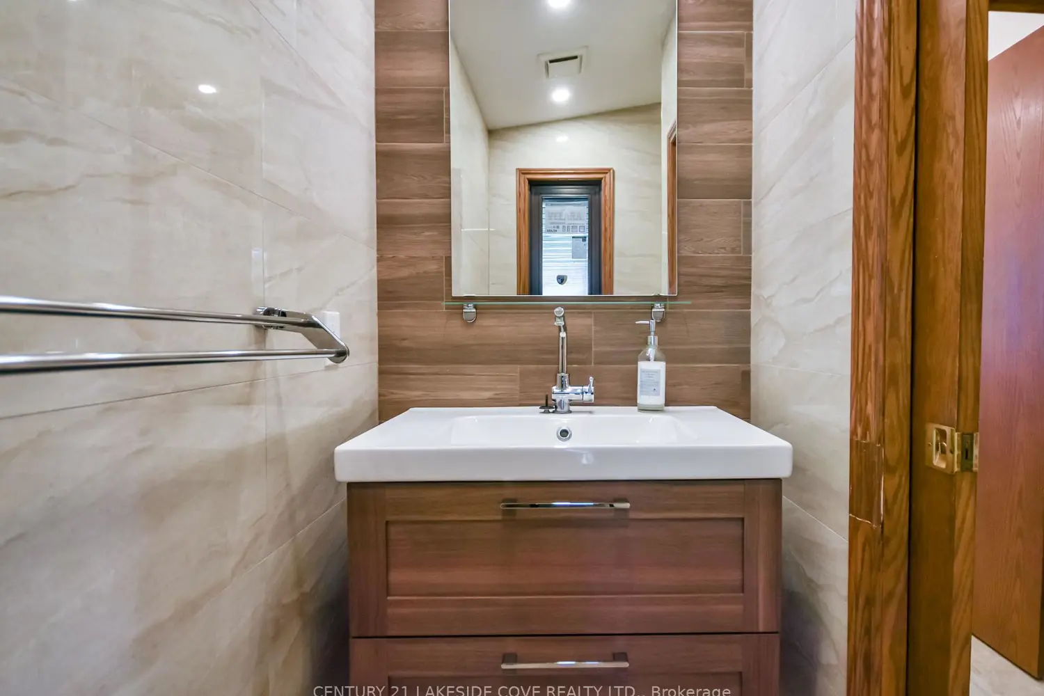 16 Thicketwood Place photo 3