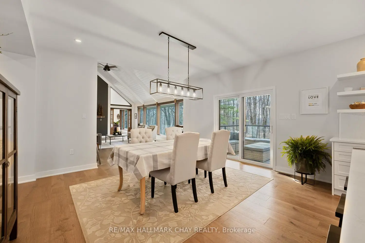 1359 Old Barrie Road photo 4