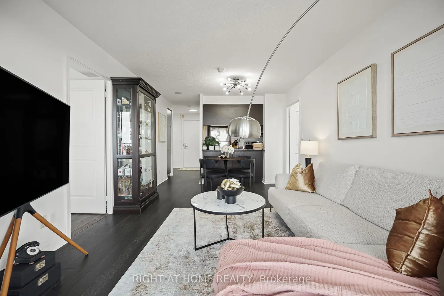 Additional image 5 of 2015 Sheppard Avenue 3802