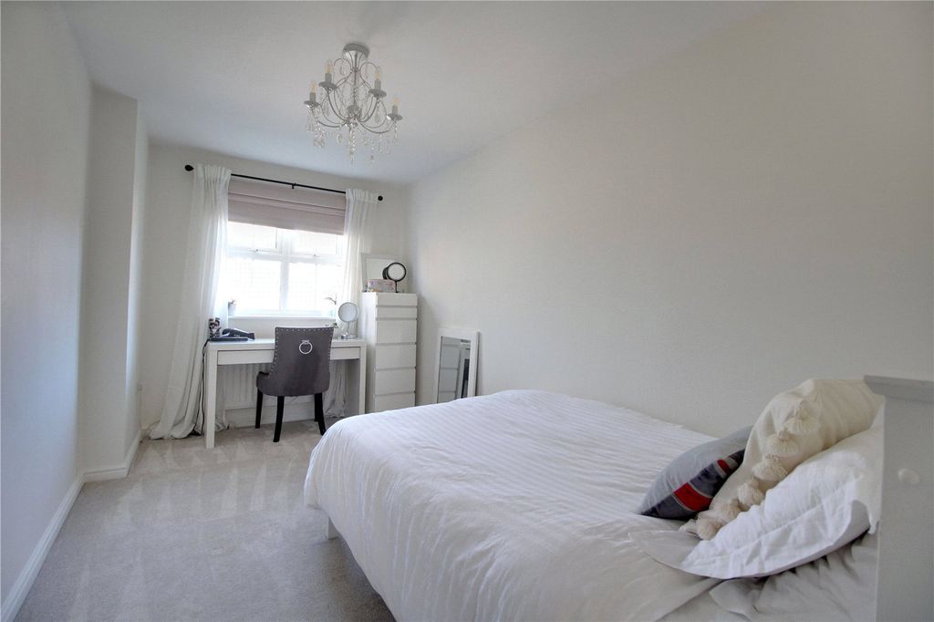 Additional image 3 of 2 bed flat for saleKingsley Square, Fleet, Hampshire GU51