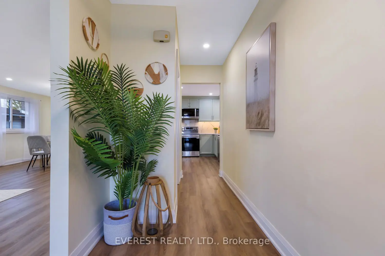 27 Lavina Crescent photo 4