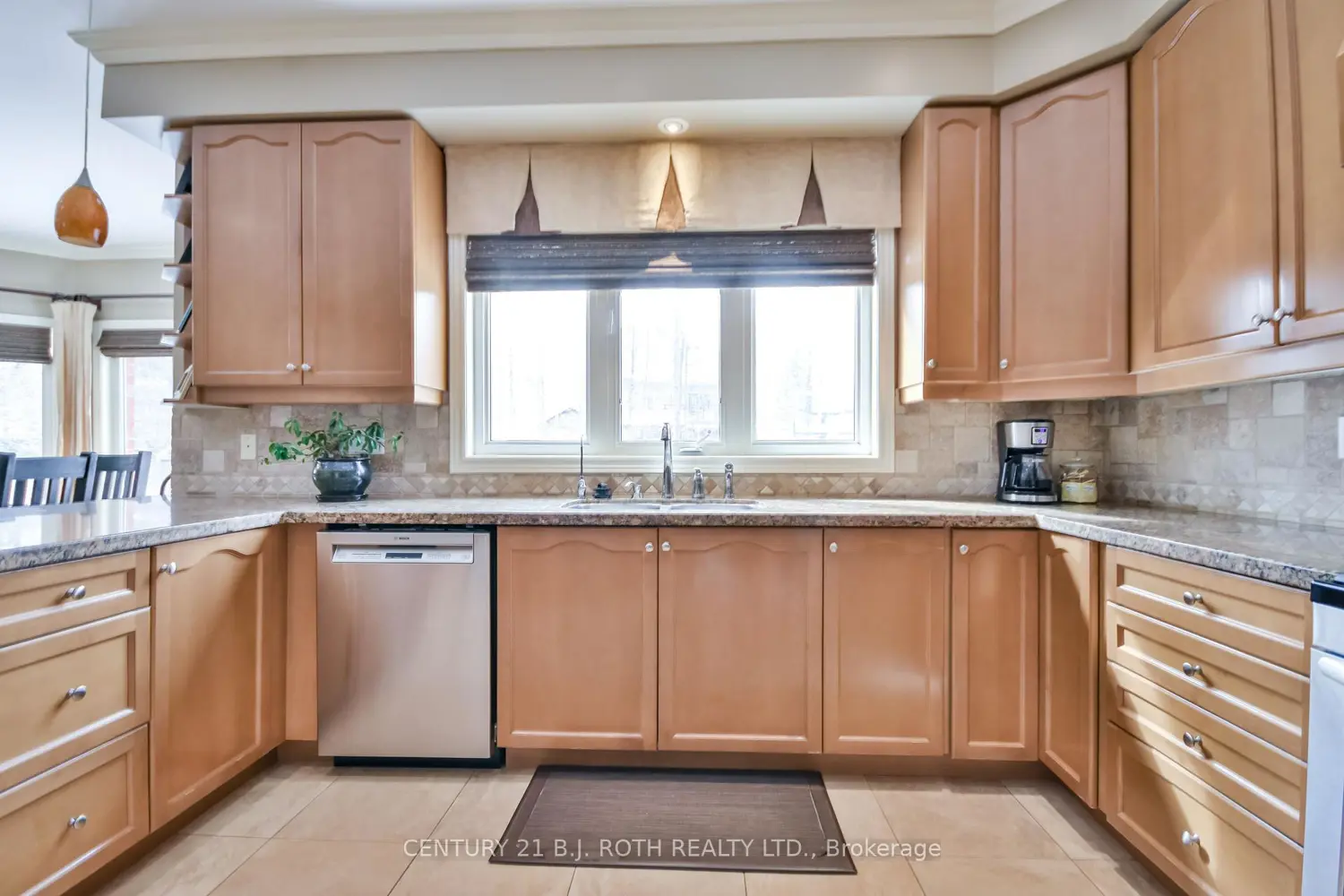 Additional image 4 of 38 Camelot Square