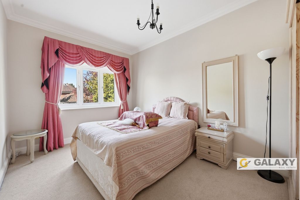 Additional image 17 of 7 bed detached house for saleCamp Road, Gerrards Cross SL9