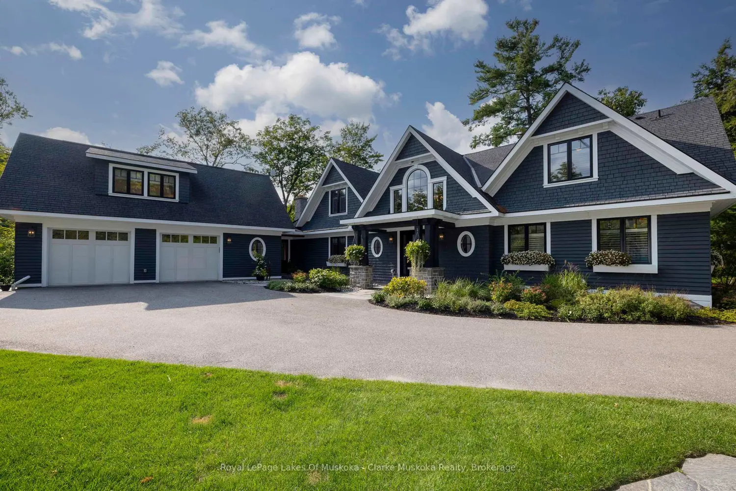 1079 Trillium Road photo 2