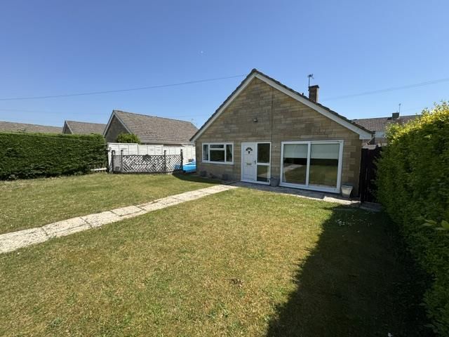 3 bed detached bungalow for saleAldsworth Close, Fairford GL7
