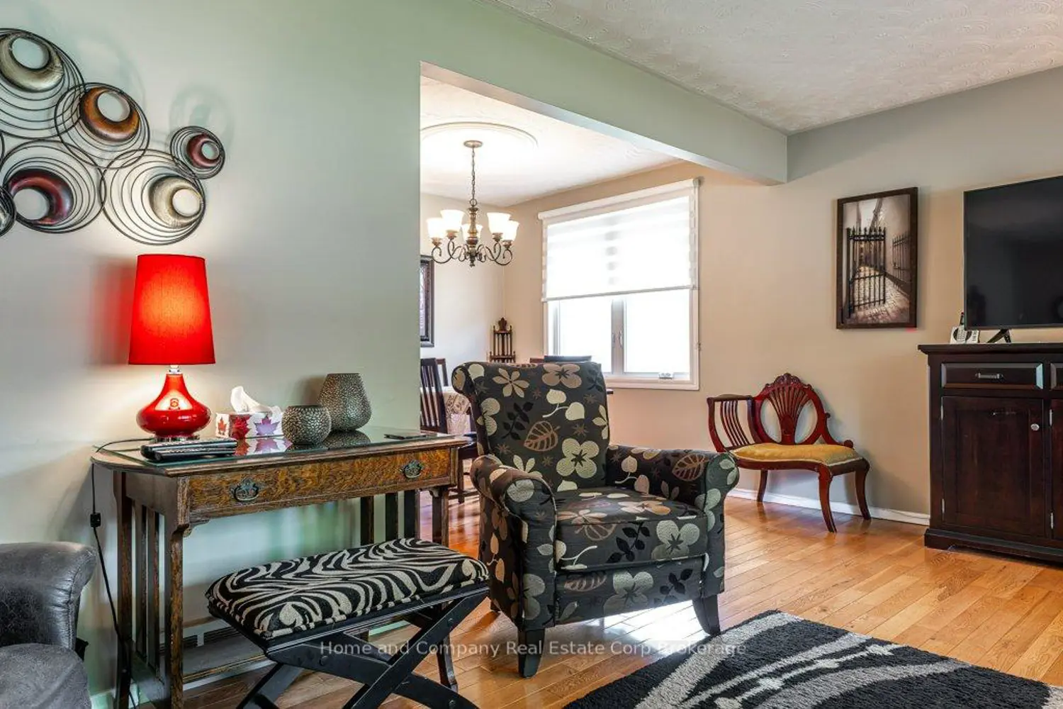 271 Devon Street photo 4