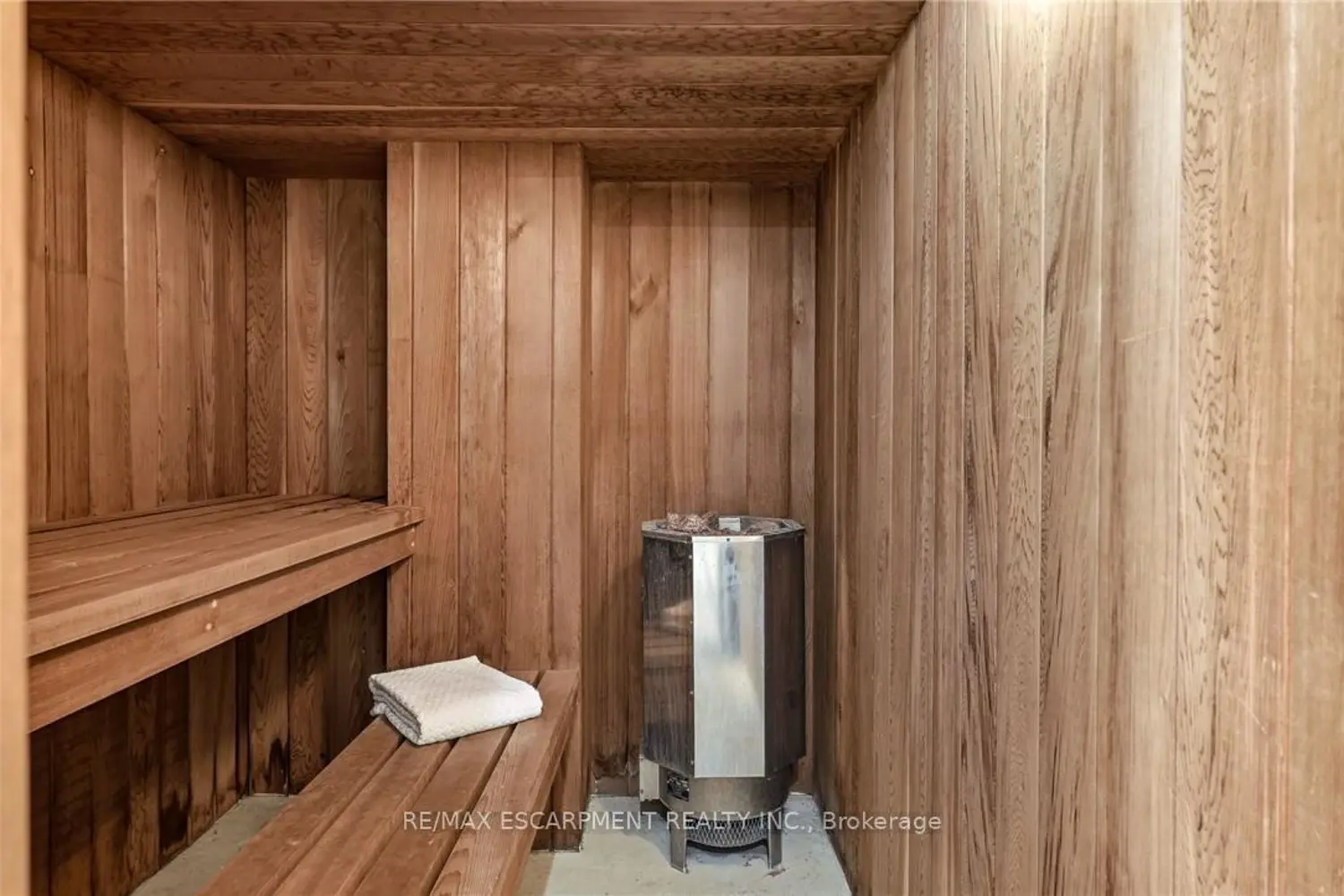 Additional image 17 of 2074 Rebecca Street