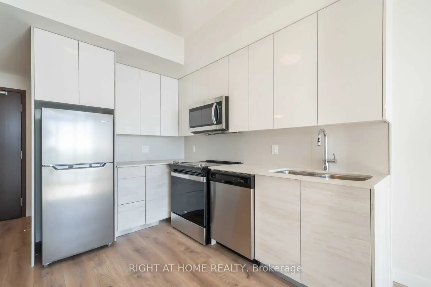 60 Frederick Street 3910 photo 2
