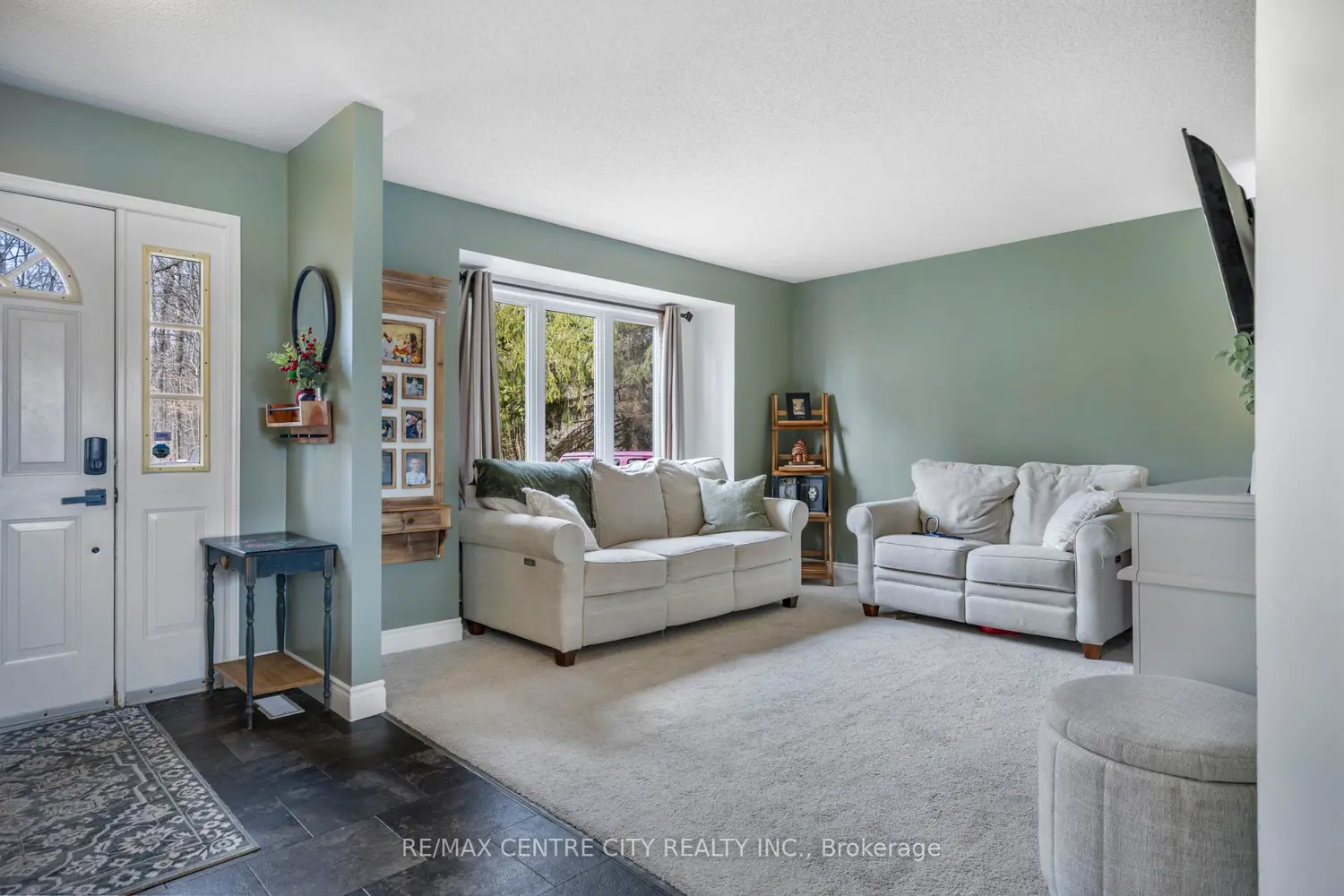 2623 Avon Drive photo 3