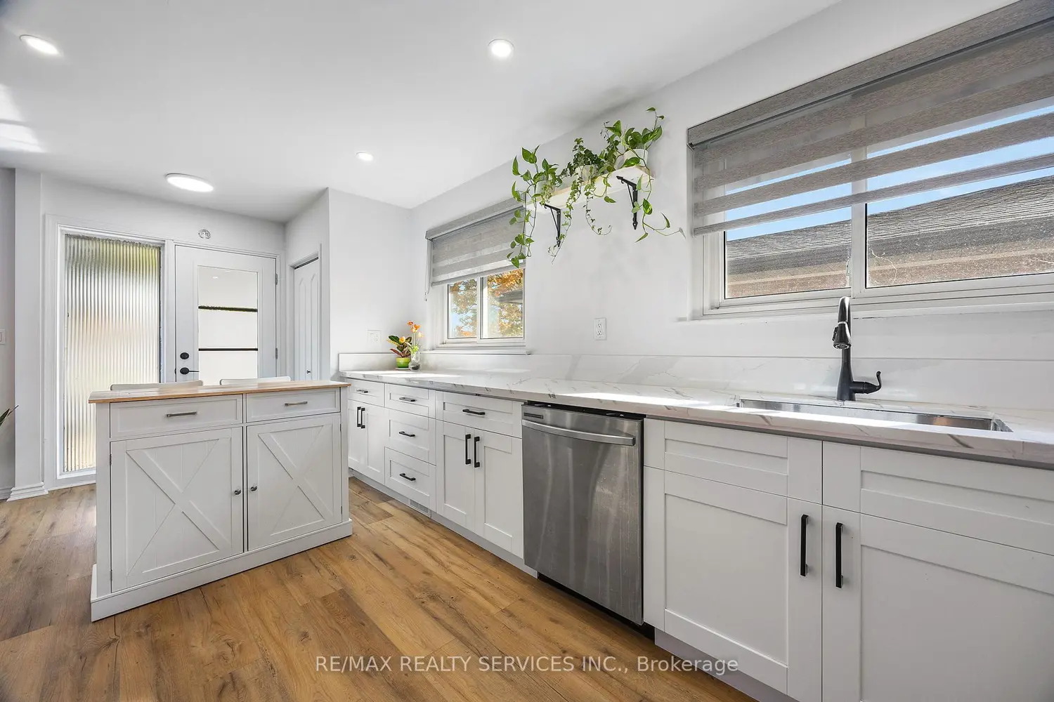 70 Wilton Drive photo 3