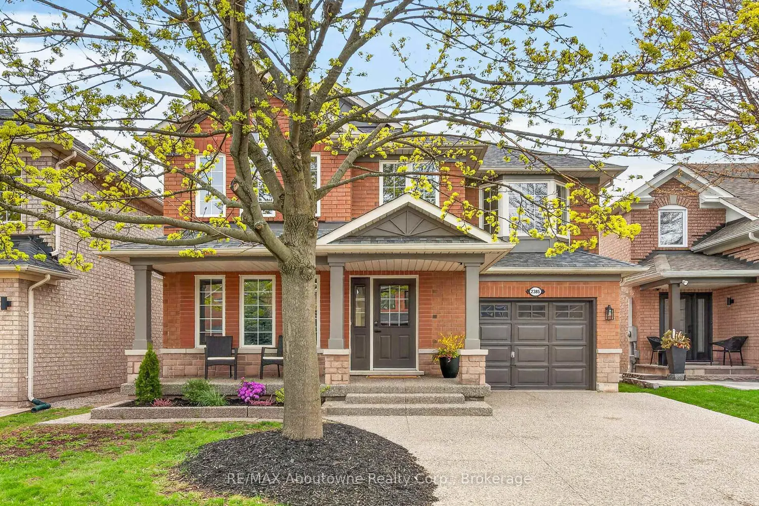 2385 Guildstone Crescent