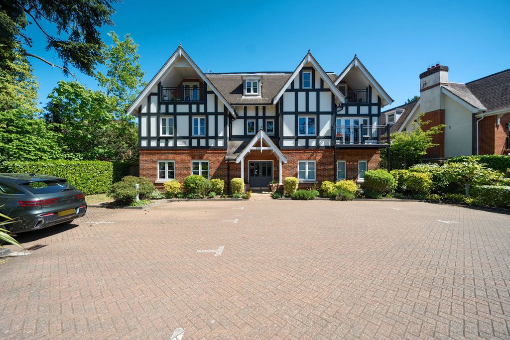 Additional image 24 of 2 bed flat for salePackhorse Road, Gerrards Cross, Buckinghamshire SL9