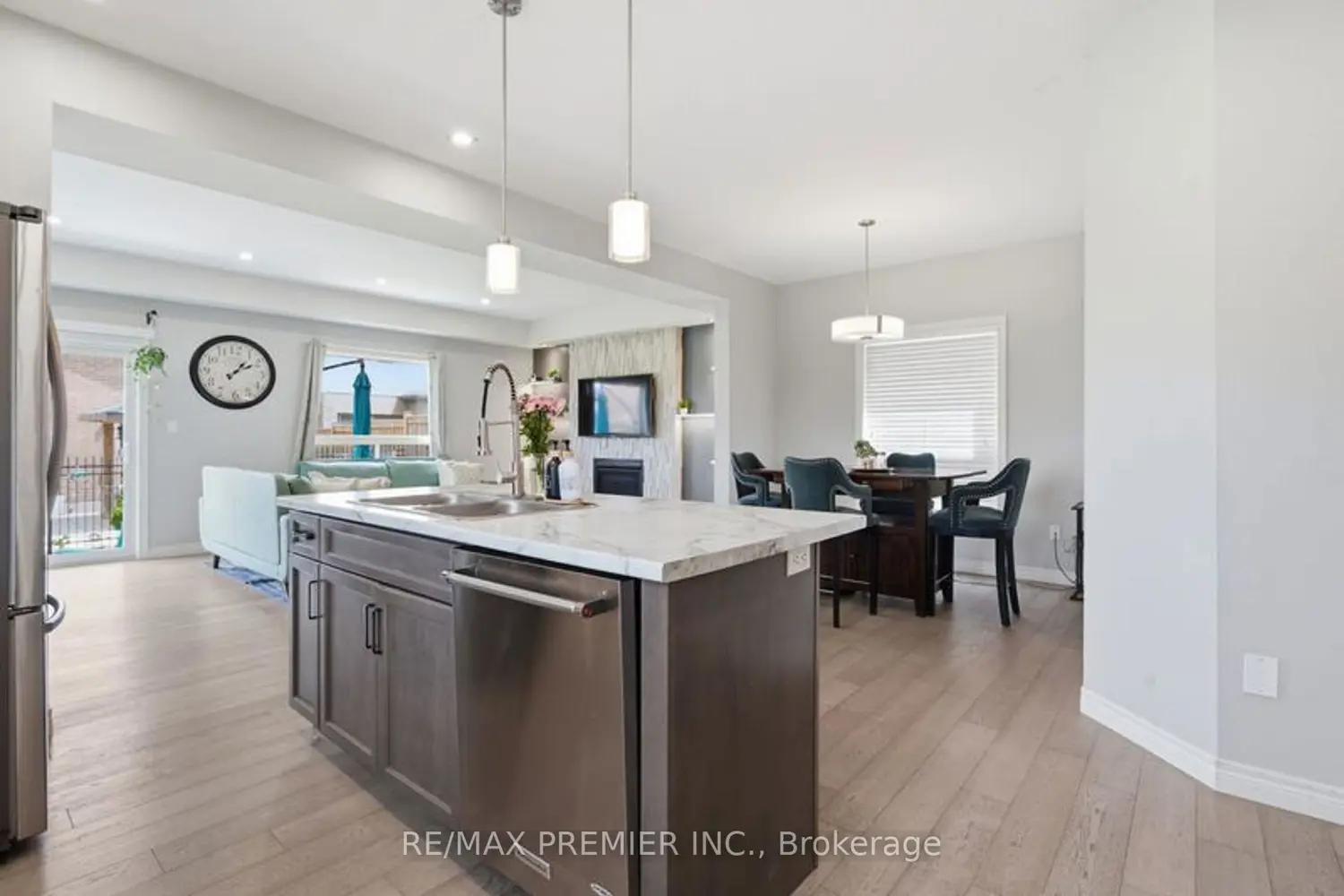 181 Dallan Drive photo 3