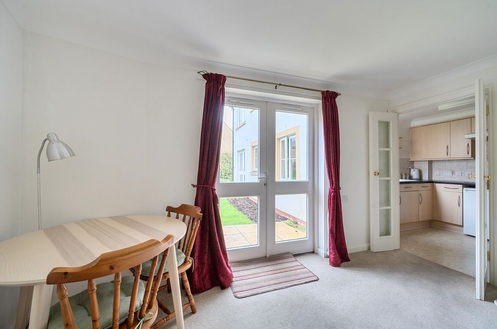 Additional image 7 of 1 bed flat for saleSwan Lane, Faringdon, Oxfordshire SN7