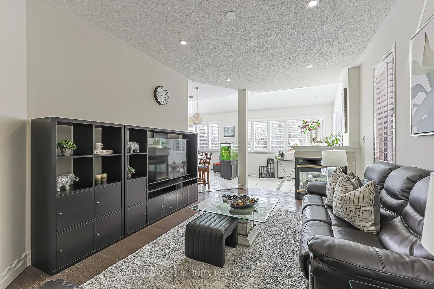 59 Splendor Drive photo 4