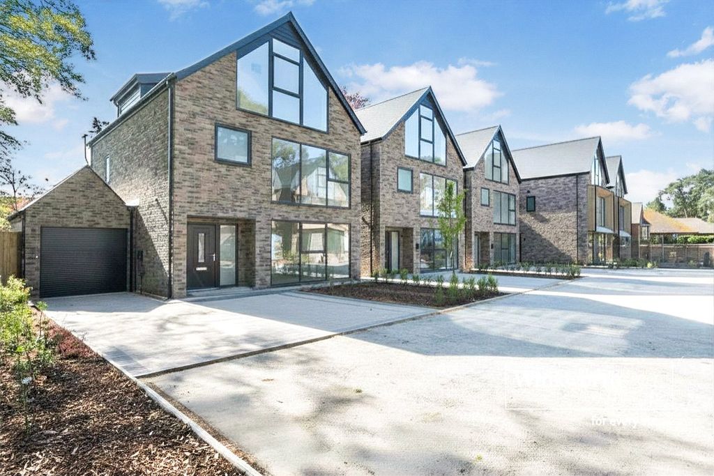 4 bed detached house for saleRingwood Road, Ferndown, Dorset BH22