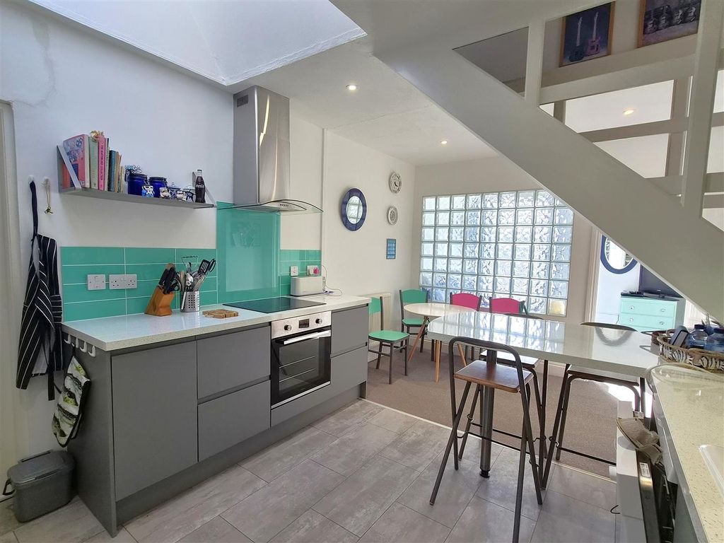 Additional image 3 of 3 bed flat for saleBull Hill, Fowey PL23