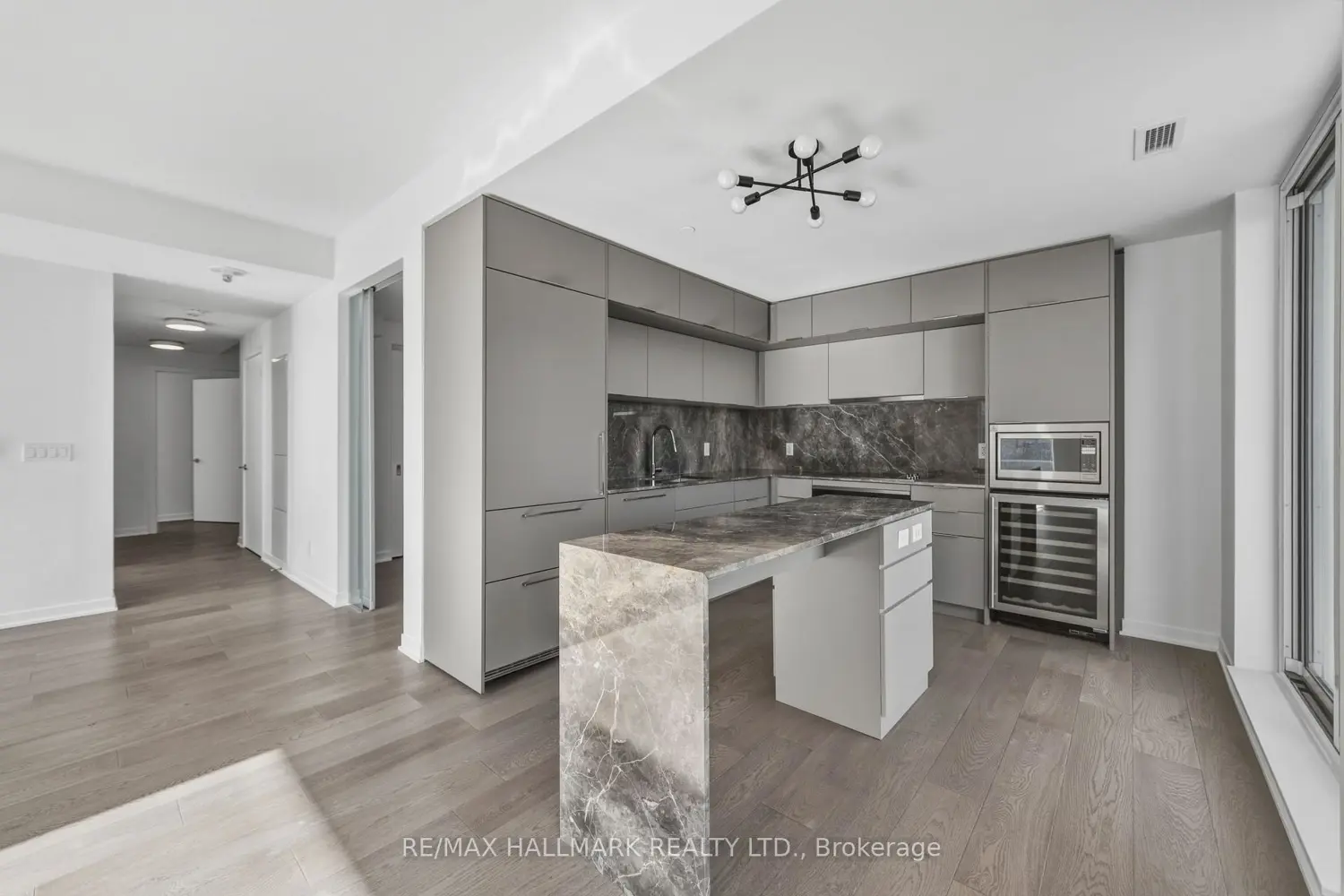 Additional image 4 of 185 Alberta Avenue 807